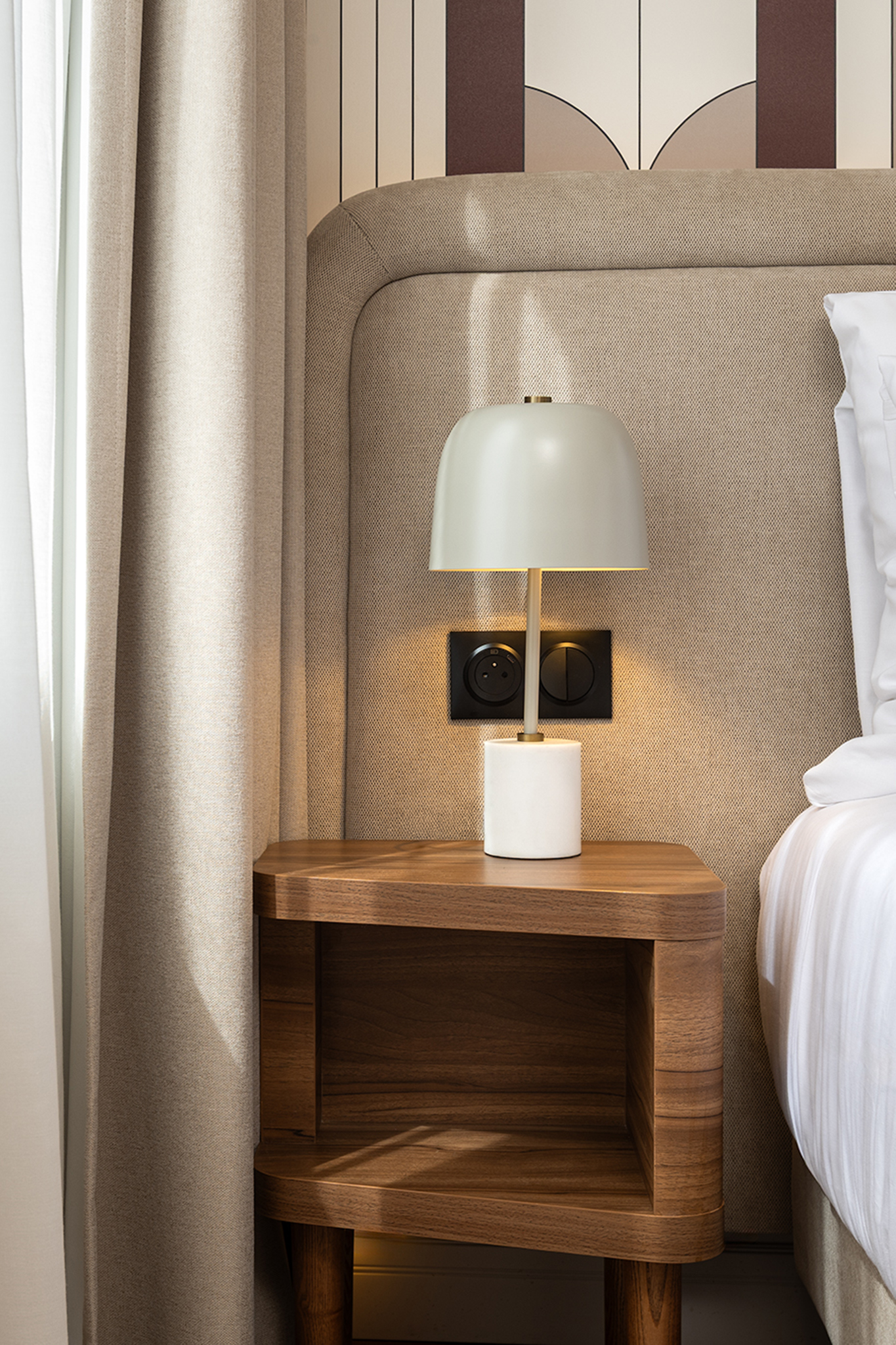 Modern hotelszoba enteriőrfotózása Budapesten – hotel fotózás